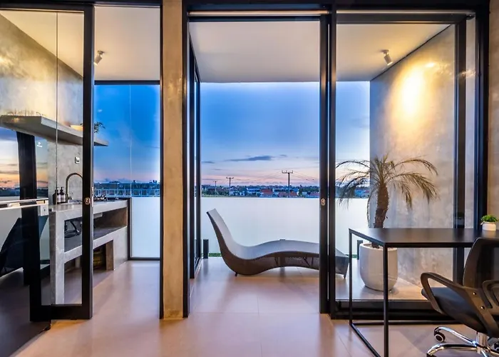 Brand New With Stunning Sunset Views Apartahotel